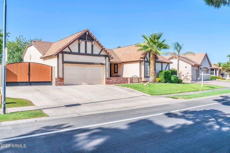 6708 Utopia Rd, Glendale, AZ 85308