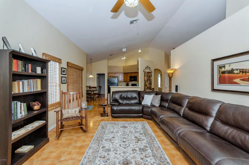 6709 E Sugarloaf St, Mesa, AZ 85215
