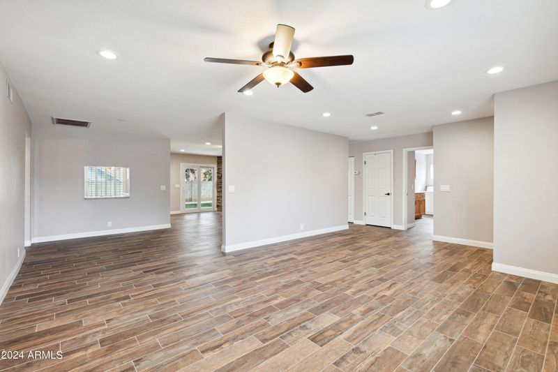 6709 S Mitchell Dr, Tempe, AZ 85283