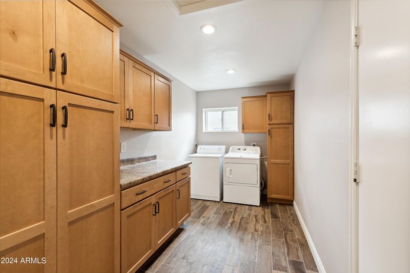 6709 S Mitchell Dr, Tempe, AZ 85283