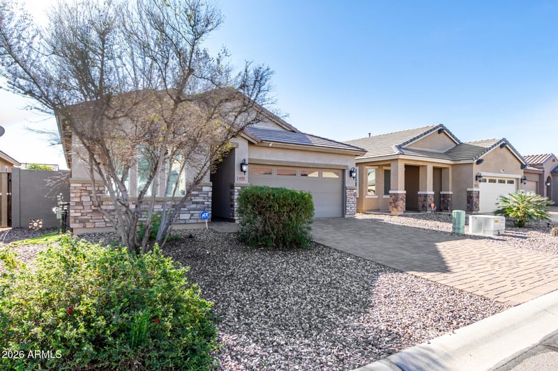 671 Blossom Rd, San Tan Valley, AZ 85143