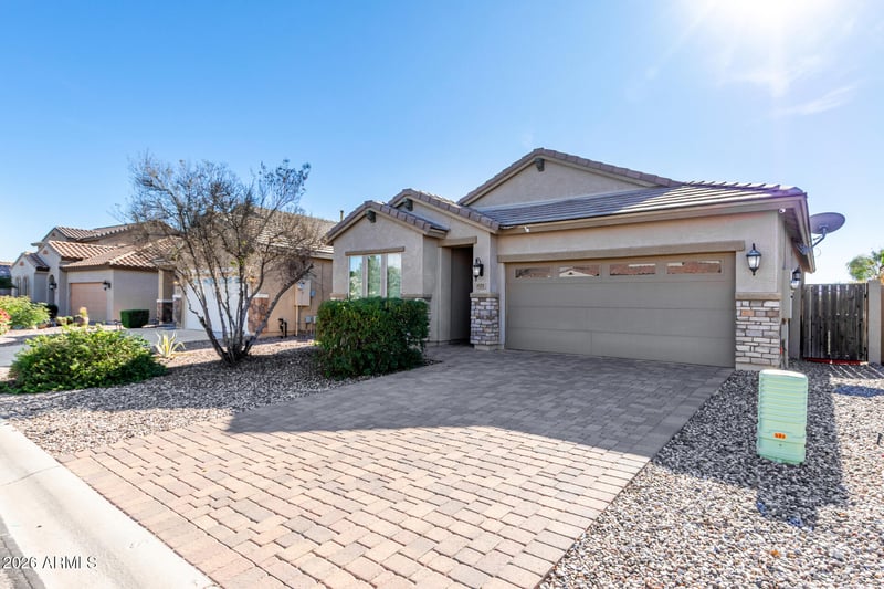 671 Blossom Rd, San Tan Valley, AZ 85143