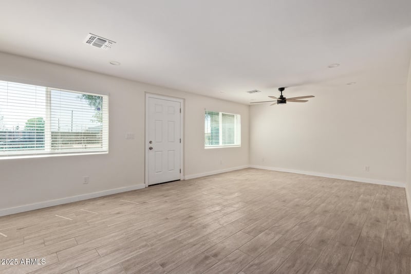 6713 56th Ave, Glendale, AZ 85301