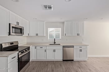 6713 56th Ave, Glendale, AZ 85301