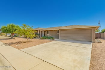 6713 Des Moines St, Mesa, AZ 85205
