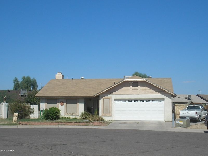 6713 N 70th Ave, Glendale, AZ 85303