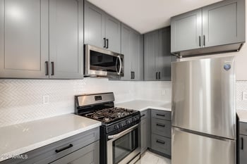 6715 32nd Dr, Phoenix, AZ 85017