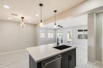 6715 32nd Dr, Phoenix, AZ 85017