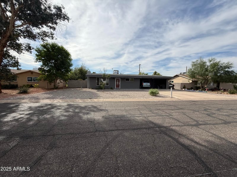 6715 Butte St, Mesa, AZ 85205