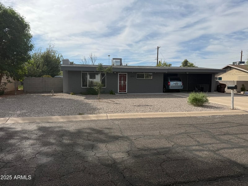 6715 Butte St, Mesa, AZ 85205
