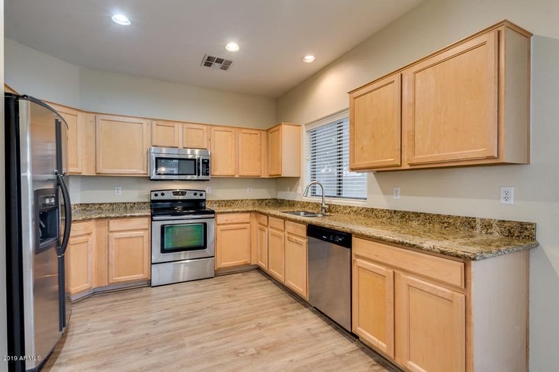 6715 E Roland St, Mesa, AZ 85215