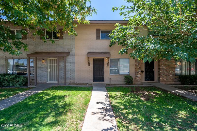 6715 N 44th Ave, Glendale, AZ 85301