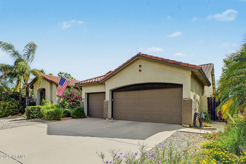 6717 S Crestview Dr, Gilbert, AZ 85298