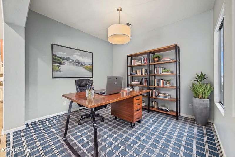 6717 S Crestview Dr, Gilbert, AZ 85298