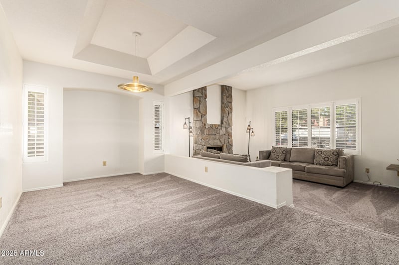 6719 Kerry Ln, Glendale, AZ 85308