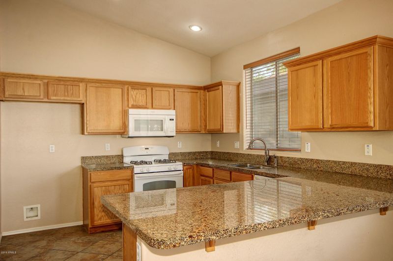 6719 S 37th Dr, Phoenix, AZ 85041