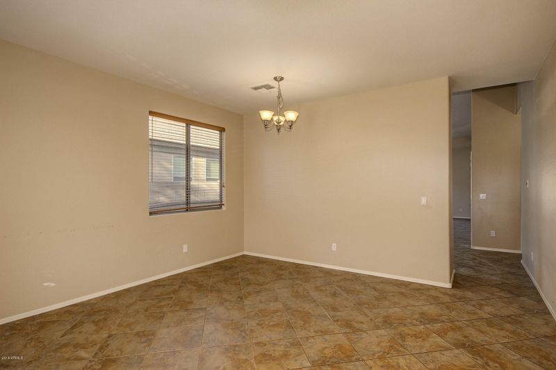 6719 S 37th Dr, Phoenix, AZ 85041
