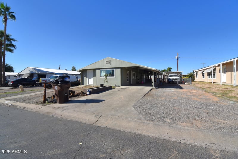 672 93rd Way, Mesa, AZ 85208