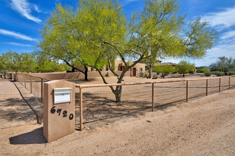 6720 E Dixileta Dr, Cave Creek, AZ 85331