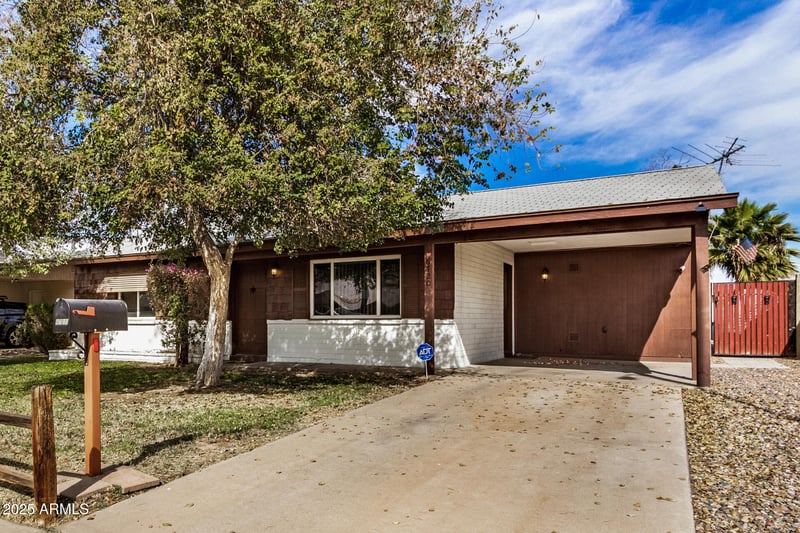 6720 Medlock Dr, Glendale, AZ 85303