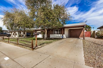 6720 Medlock Dr, Glendale, AZ 85303