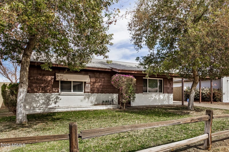 6720 Medlock Dr, Glendale, AZ 85303