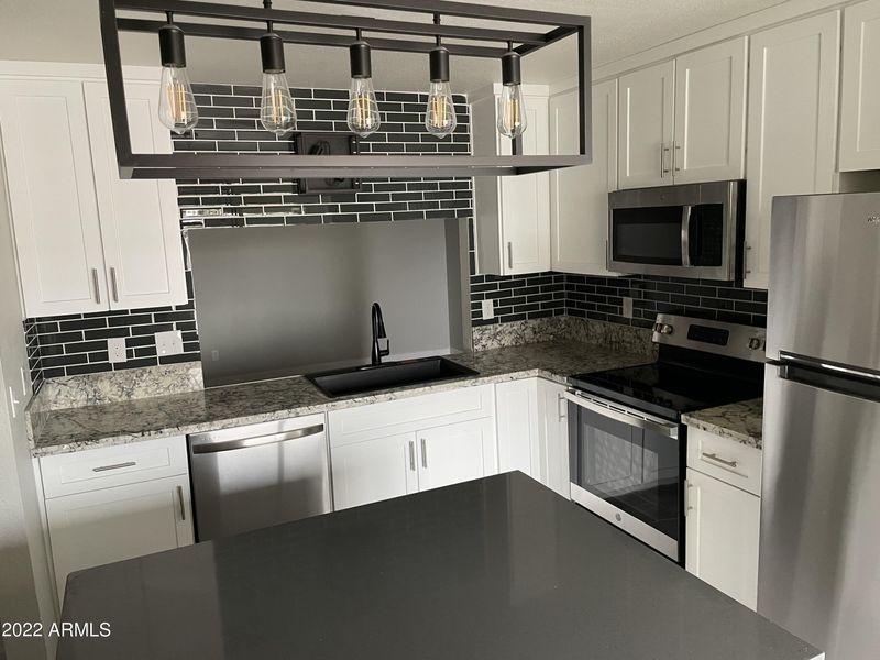 6720 N 73rd Ave, Glendale, AZ 85303