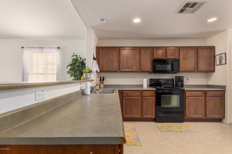 6722 W Beverly Rd, Laveen, AZ 85339