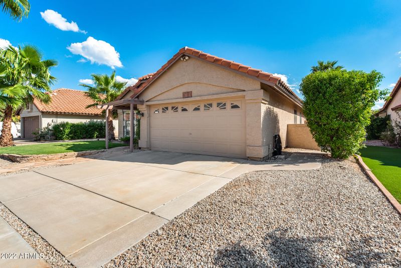 6723 W Sack Dr, Glendale, AZ 85308