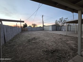 6725 55th Dr, Glendale, AZ 85301