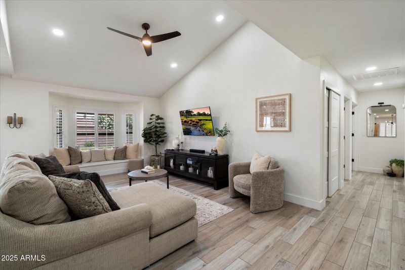 6725 E Kings Ave, Scottsdale, AZ 85254