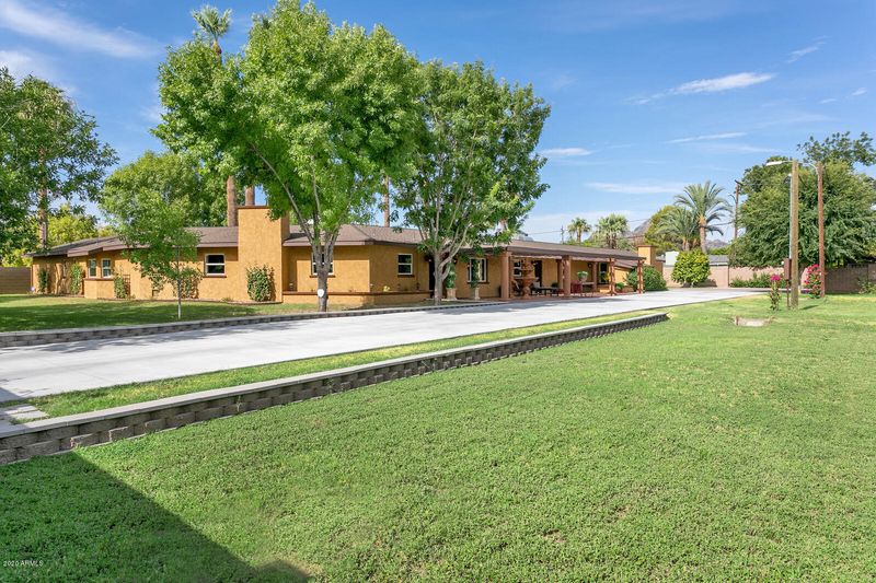 6725 N 7th St, Phoenix, AZ 85014