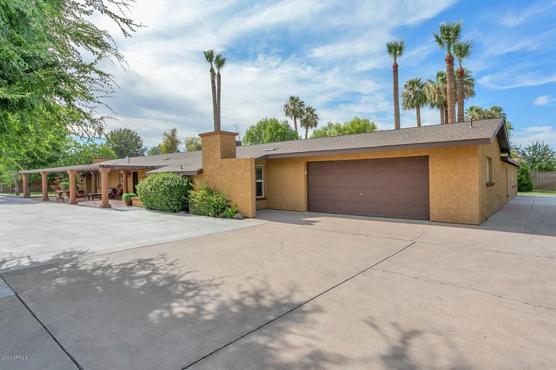 6725 N 7th St, Phoenix, AZ 85014
