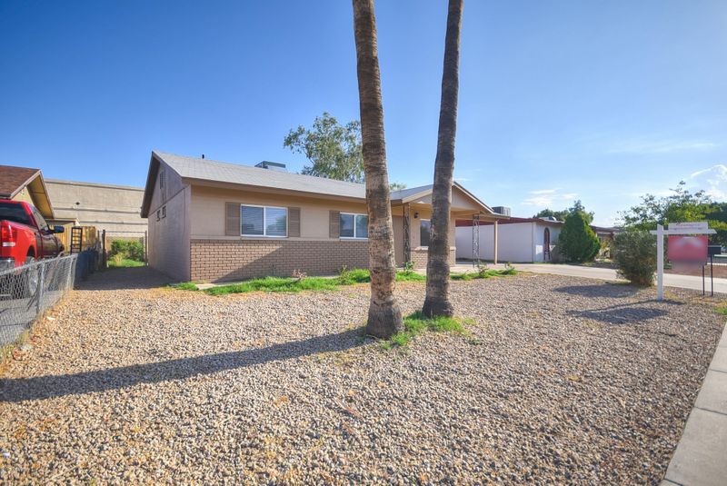 6725 W Medlock Dr, Glendale, AZ 85303