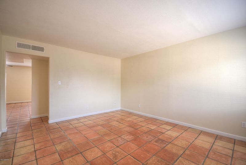 6725 W Medlock Dr, Glendale, AZ 85303