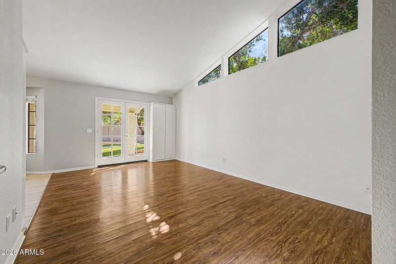 6725 W Utopia Rd, Glendale, AZ 85308