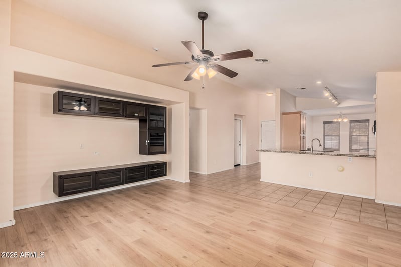 6727 35th Dr, Phoenix, AZ 85041