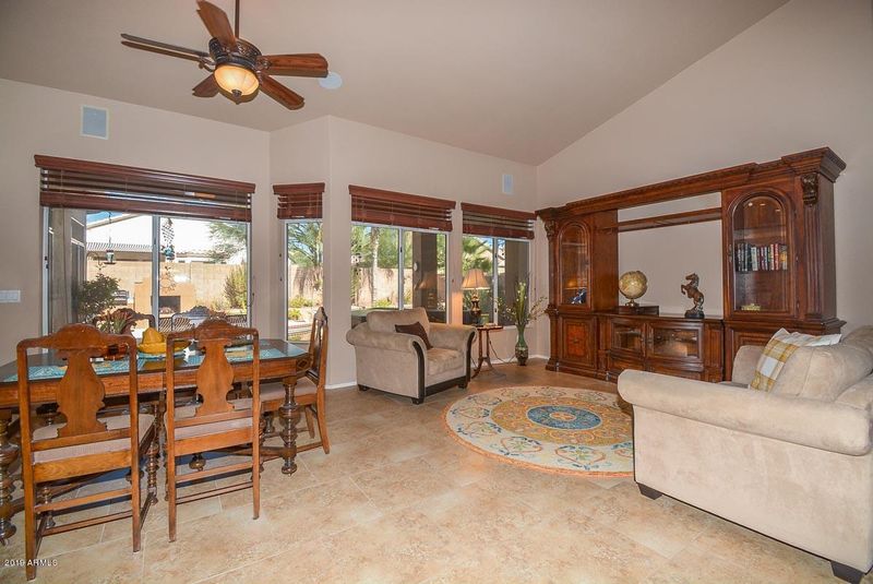 6728 W Crest Ln, Glendale, AZ 85310