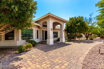6729 Villa Theresa Dr, Glendale, AZ 85308