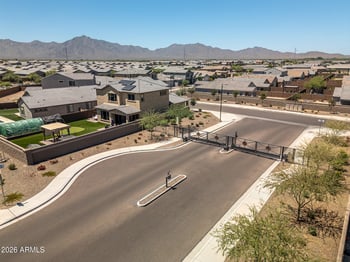 6730 Winston Dr, Laveen, AZ 85339