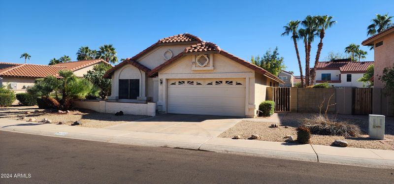 6731 W Sack Dr, Glendale, AZ 85308