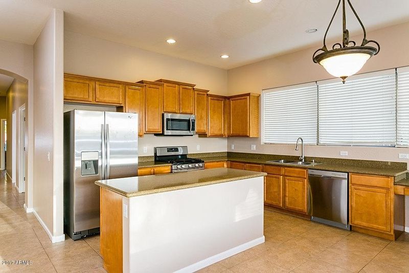 6732 S Crestview Dr, Gilbert, AZ 85298