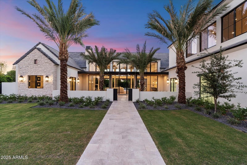 6733 Exeter Blvd, Scottsdale, AZ 85251