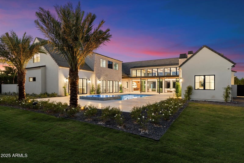 6733 Exeter Blvd, Scottsdale, AZ 85251