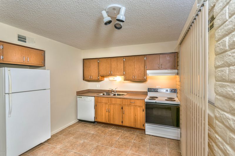 6733 N 16th St #37, Phoenix, AZ 85016
