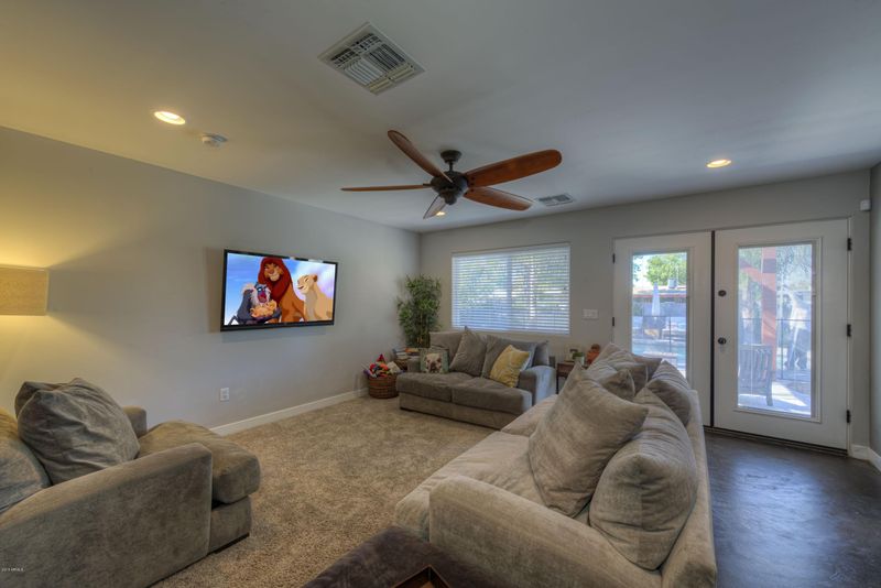 6734 N 14th Pl, Phoenix, AZ 85014