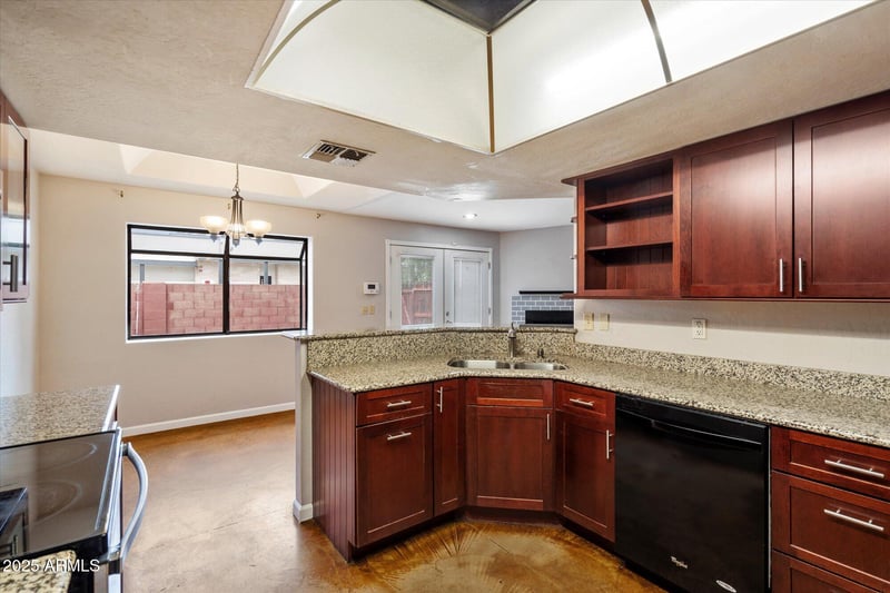 6734 Ruth Ave, Peoria, AZ 85345