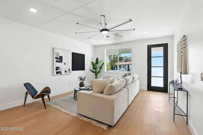 6736 1st Ave, Scottsdale, AZ 85251