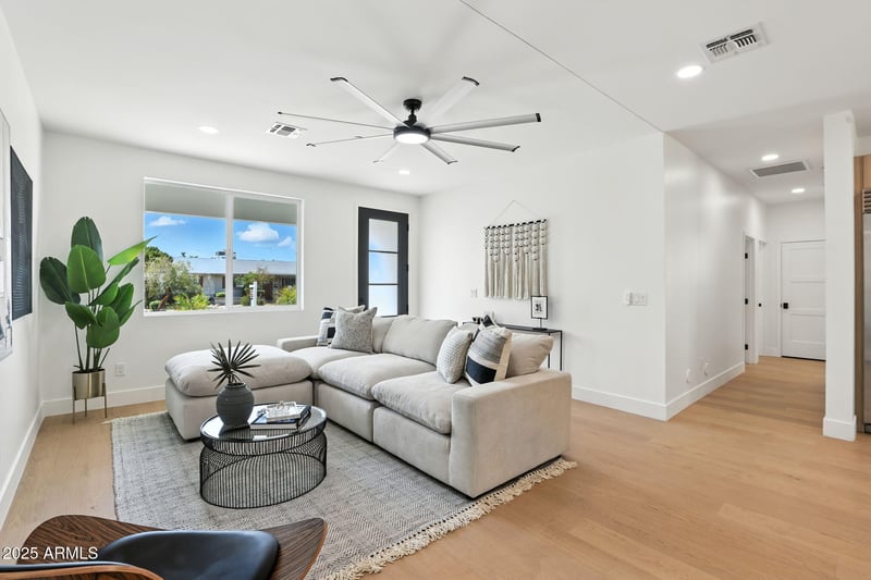 6736 1st Ave, Scottsdale, AZ 85251