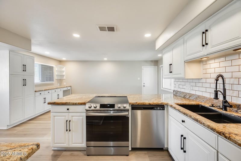 6736 Stanley Pl, Tempe, AZ 85283